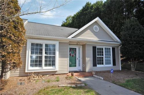 516 Smith St, Eden, NC 27288-5859