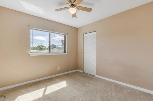 2819 Silver Palm Dr, Edgewater FL 32141-5501 exterior