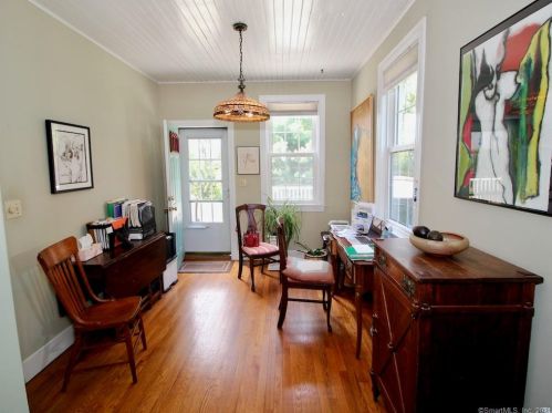 310 Main St, Wallingford CT  06492-2232 exterior