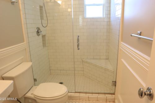 4201 35th St, Phoenix AZ  85018-4705 exterior