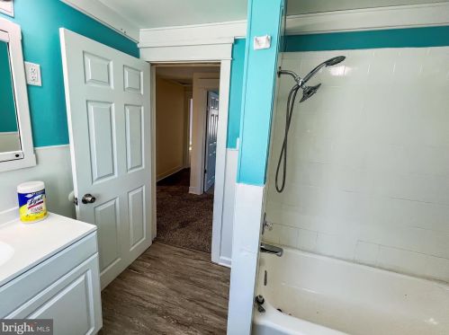 33 Church St, Beverly NJ  08010-3526 exterior