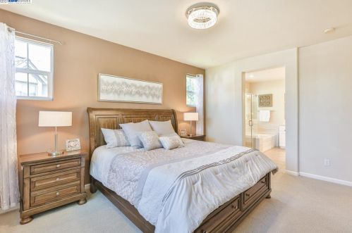 330 Langton Ct, San Ramon CA  94582-4692 exterior