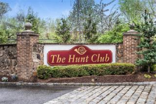 29 Hunt Ct, Muttontown, NY 11545-2749