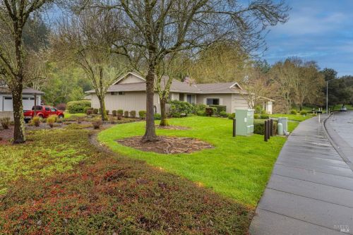 6328 Stone Bridge Rd, Santa Rosa, CA 95409-5824