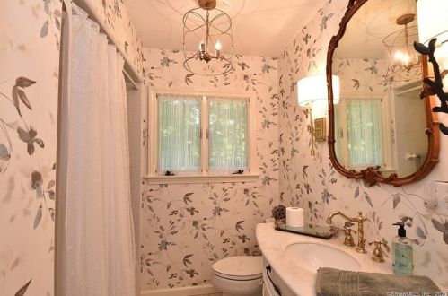 312 Grassy Hill Rd, Lyme CT  06371-3312 exterior