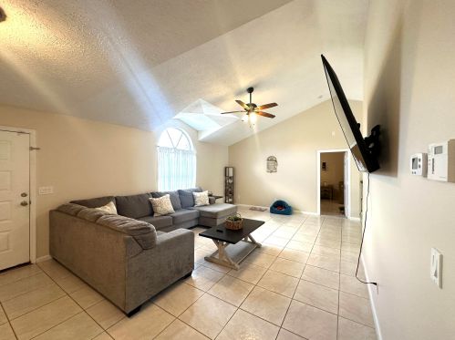 2062 Floresta Dr, Fort Pierce FL  34984-4706 exterior