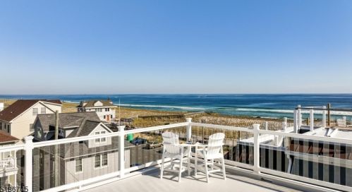 5 Fort Ave, Pelican Island NJ  08751-1512 exterior