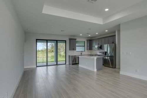 4157 72nd Ave, Naples, FL 34120-2752