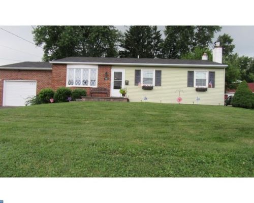 123 Maple Ave, Southampton, PA 18966-3227