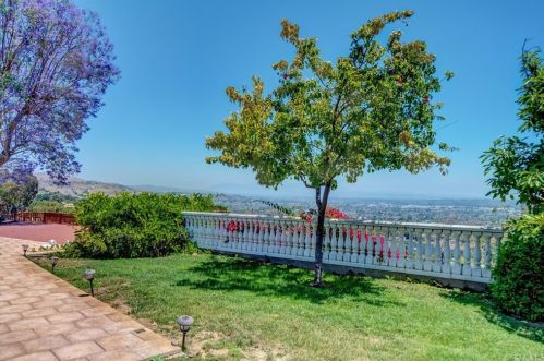 1050 Avocado Crst Rd, La Habra CA 90631-8108 exterior