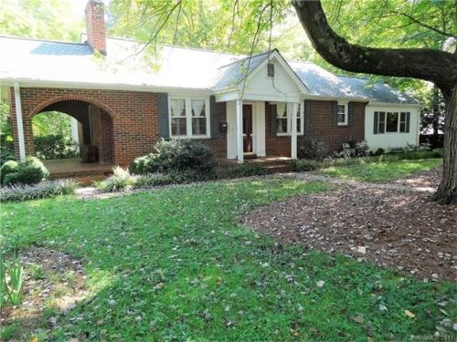 124 Magnolia St, Statesville, NC 28677-4237
