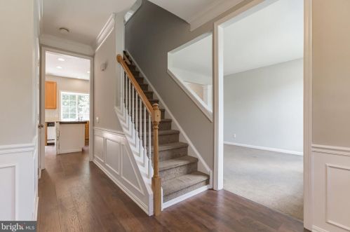3719 Highland Dr, Boothwyn, PA 19060-1838