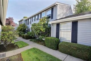 22806 42nd Pl, Kent, WA 98032-1403