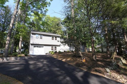 64 Green Rd, West Nyack NY  10994-2602 exterior