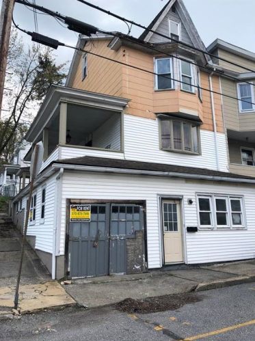 234 High St, Coaldale, PA 18218-1609