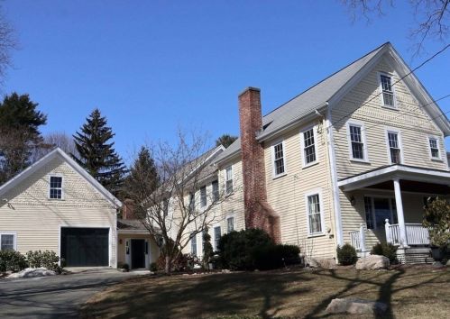 22 Main St, Dover, MA 02030-2024