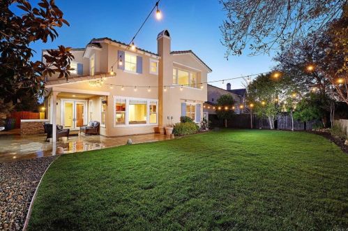 2610 Garden House Rd, Carlsbad, CA 92009-3089