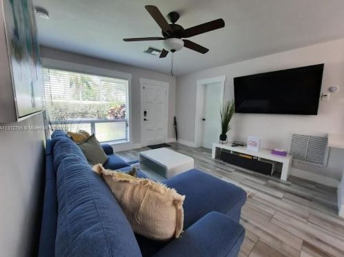 1104 14th Ave, Hollywood FL  33020-6420 exterior