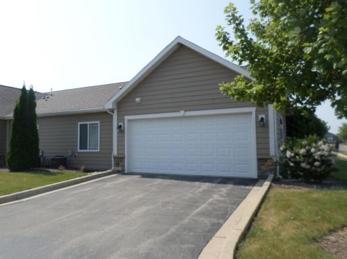 2820 21st St, Kenosha, WI 53140-6328