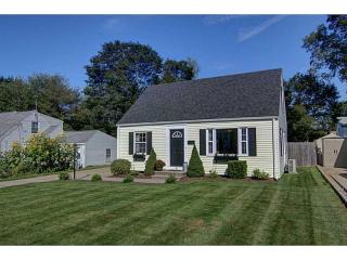 41 Pollett St, Cumberland, RI 02864-7019