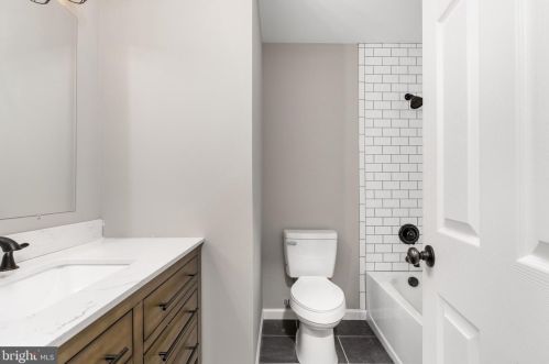 14676 Alps Dr, Woodbridge VA  22193-3322 exterior