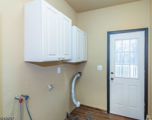 5 Round Hill Ter, Kinnelon NJ  07405-3217 exterior