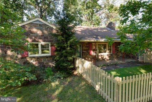 351 Oak Dr, Harleysville, PA 19438-2348