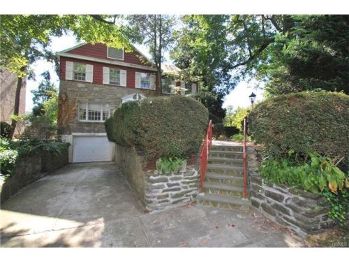 2 Lexington Ave, Mount Vernon NY  10552-2409 exterior