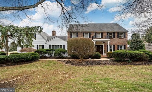 1603 Nicole Dr, Boothwyn, PA 19060-2240