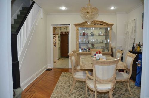 10431 122nd St, Jamaica, NY 11419-2805