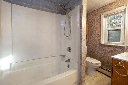 12 Vireo St, North Providence RI  02904-4724 exterior