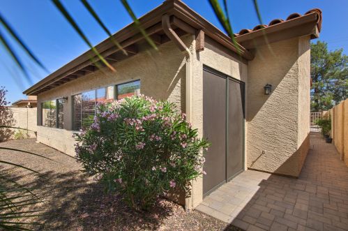 5533 Desert Hills Dr, Scottsdale AZ  85254-5727 exterior