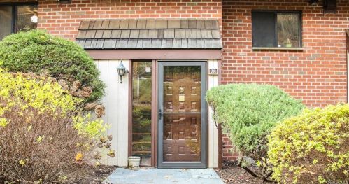 28 Briarcliff Dr, Crotonville, NY 10562-2345