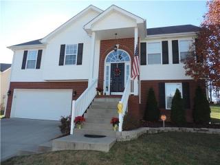 2778 Ridgepole Dr, Clarksville, TN 37040-9504