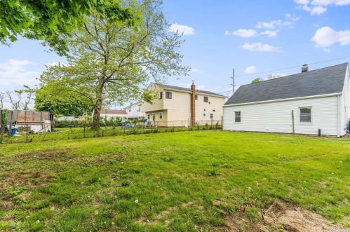 820 County Line Rd, Amityville NY  11701-1752 exterior