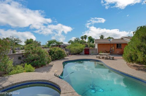 5300 Whispering Hills Ln, Tucson, AZ 85704-2513