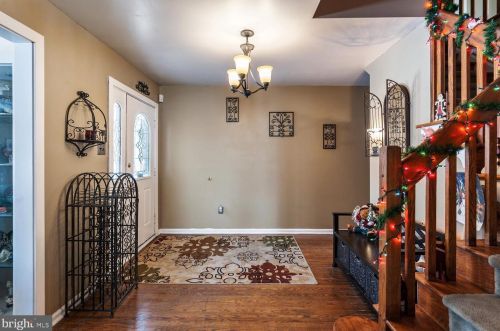 370 Ramsey Rd, Yardley PA 19067-4639 exterior