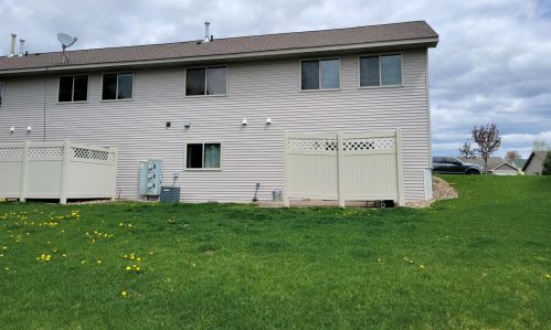 1517 Ponderosa Ln, New Johannesburg, WI 54017-6653