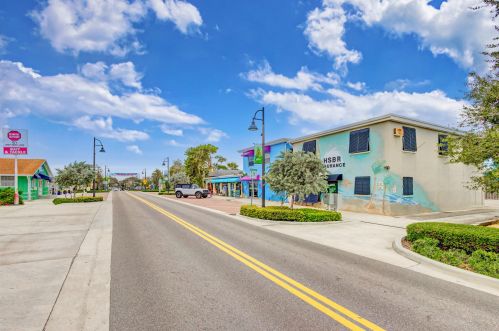 10440 Jupiter Narrows Dr, Hobe Sound FL 33455-3254 exterior