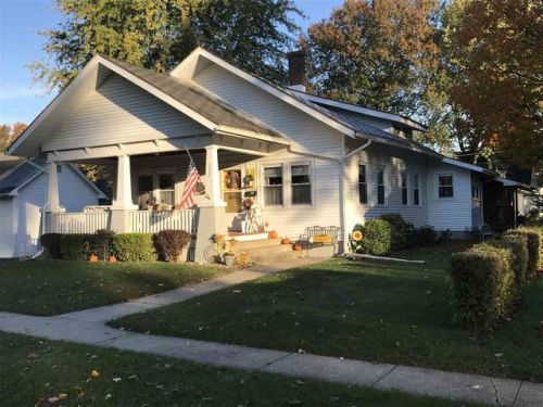 332 Walnut St, Argos, IN 46501-1258