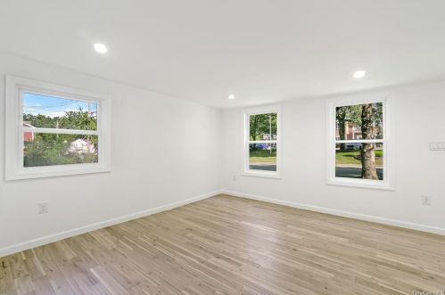 24 Peekskill Hollow Rd, Tompkins Corners NY  10579-3213 exterior