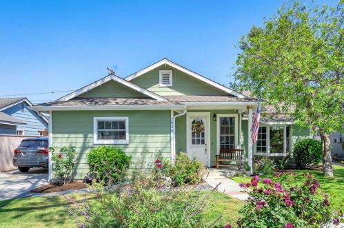 2036 Shipway Ave, Long Beach, CA 90815-3551