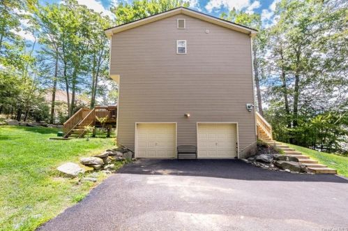 28 Avon St, Rock Hill, NY 12775-6101