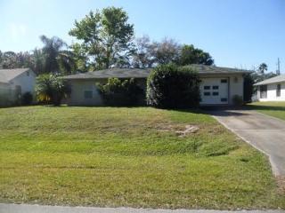 919 Riviera Ave, Sebastian, FL 32958-5159