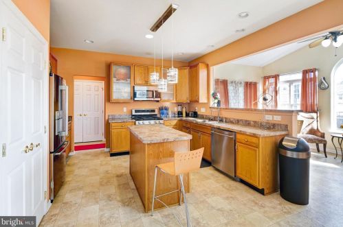 515 Florence Fields Ln, New Castle DE  19720-8752 exterior