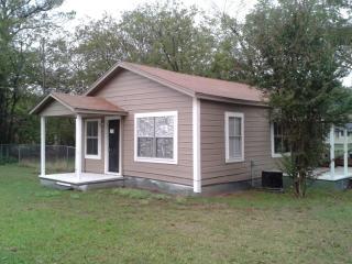 414 Division St, Pilot Point TX  76258-4510 exterior