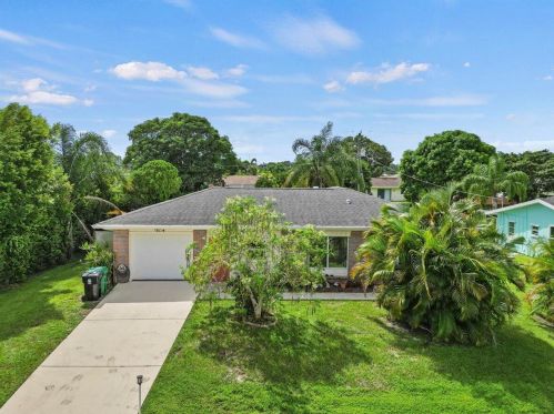 1014 Euclid Ln, Fort Pierce, FL 34983-3204