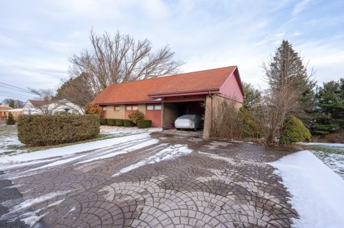 1132 Ridgeview Dr, Latrobe, PA 15650-2731