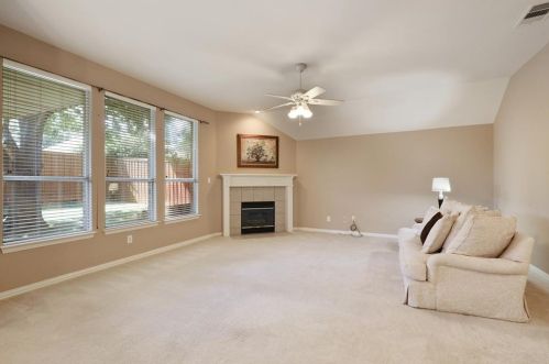 6001 Park Ln, Lewisville TX  75028-3775 exterior