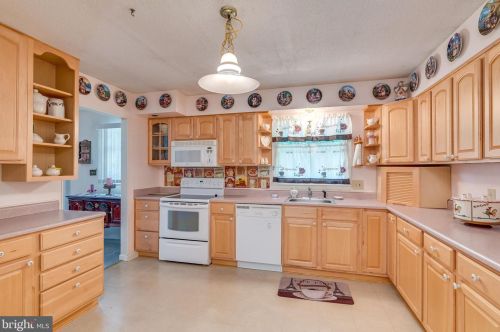 533 Morison St, Charles Town WV  25414-1144 exterior